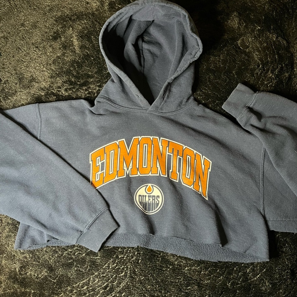 Cropped hoodie!